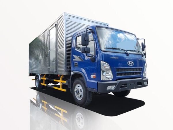 xe tải hyundai đóng thùng kính 7 tấn