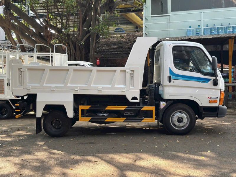 anh chị đang tham khảo xe 2 tấn hãy liên hệ