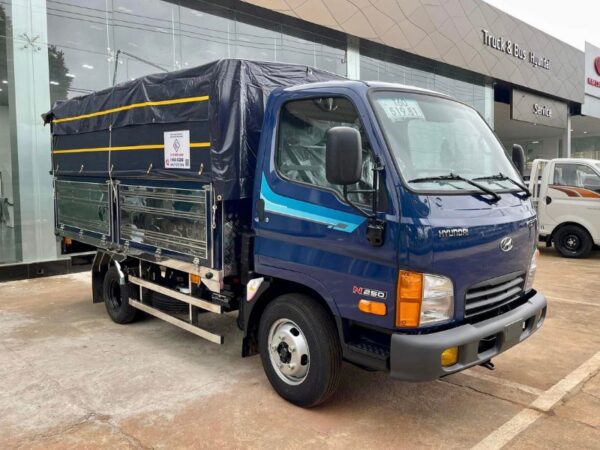 kinh doanh xe tải Hyundai N250 thùng bạt chính hãng