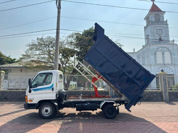 xe chở rác hyundai N250 8 khối