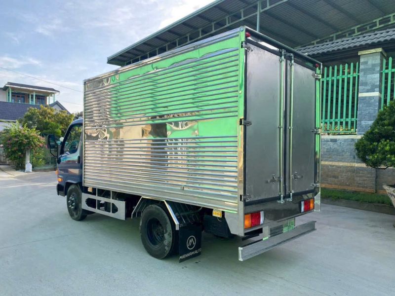 cùng tìm hiểu Hyundai N500 A thùng kín Inox