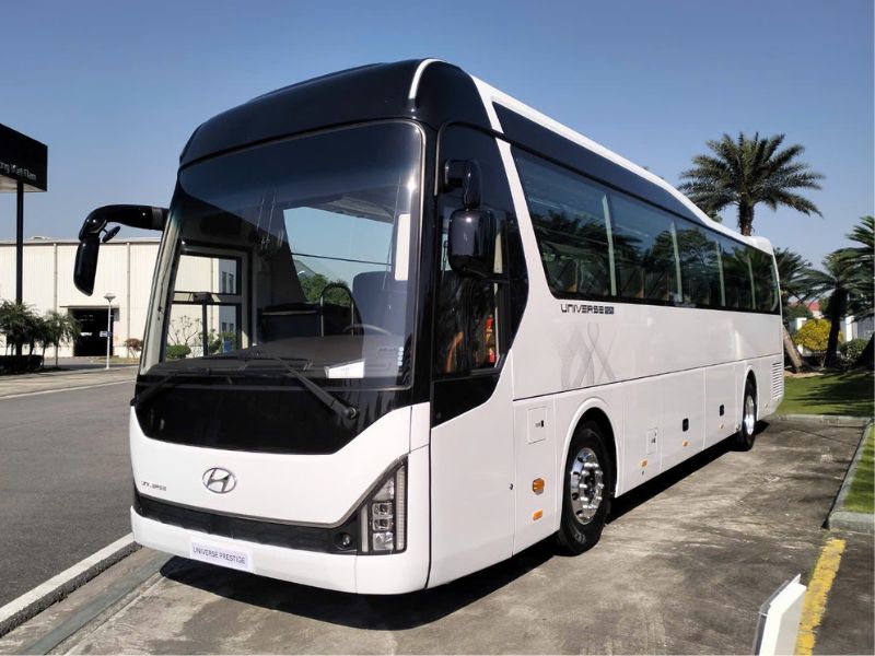 tìm kiếm xe Hyundai 47 chỗ chính hãng