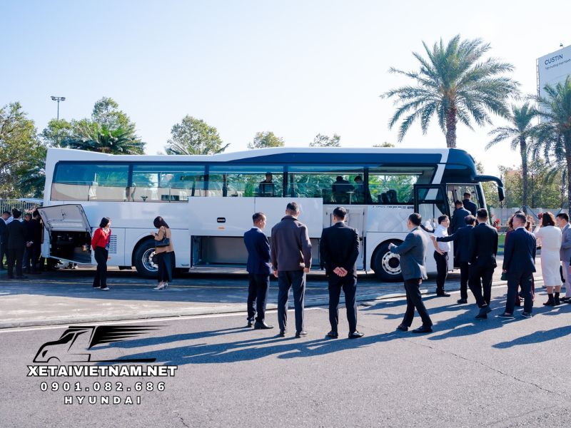 xem xe Hyundai Universe Prestige 47 chỗ