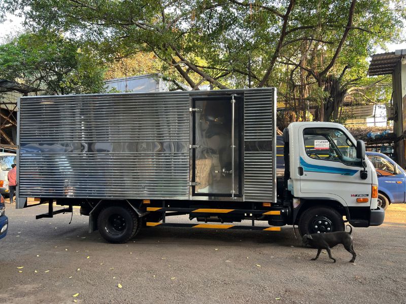 thông số xe Mighty W750 kín