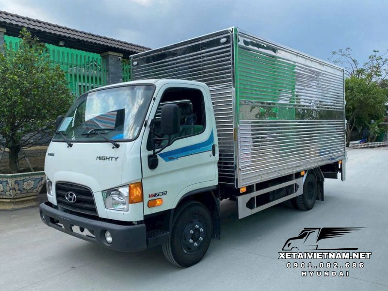 xe Mighty W750 thùng kín
