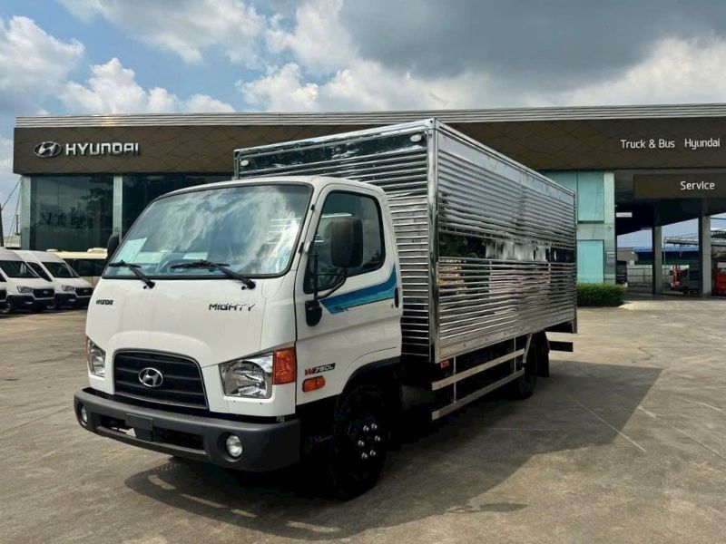 tham khảo xe tải Hyundai W750L thùng kín