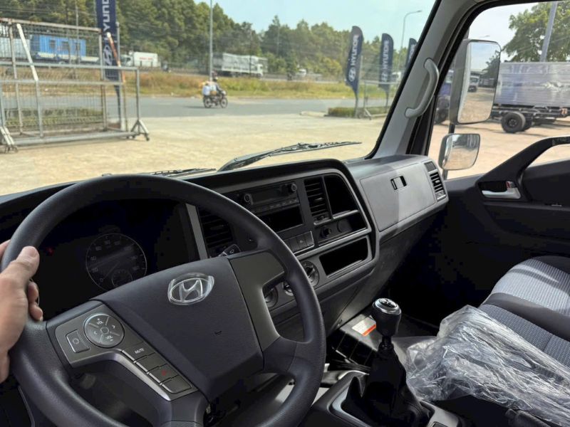 nội thất Hyundai Mighty EX11XL E5 đầy đủ tiện nghi