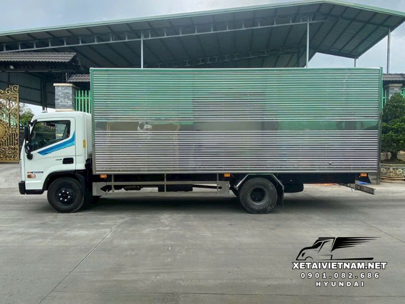 Xe tải Hyundai EX900XL thùng kín dài 6m3