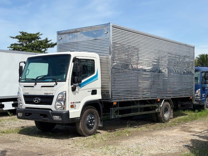 xe tải thùng kín 5 tấn uy tín hàng đầu