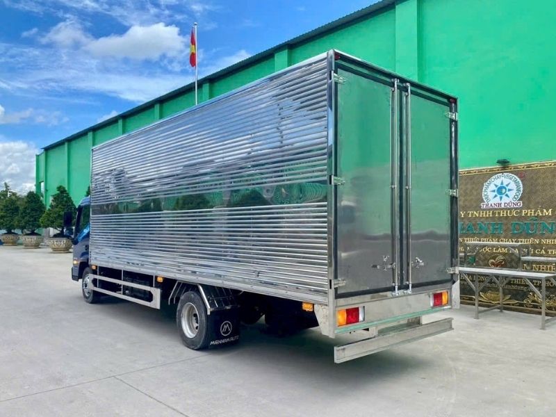 xe thùng Inox tải trung với nhiều lợi thế