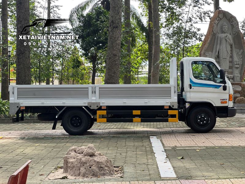 xe tải Hyundai W11S thùng lửng 7 tấn 5m lọt lòng