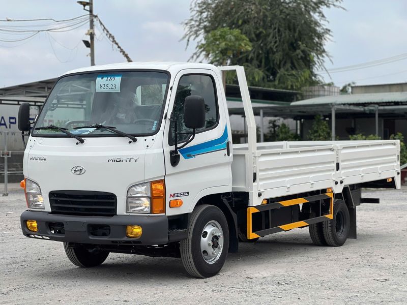 xe Hyundai Mighty N250SL thùng lửng mới r mắt