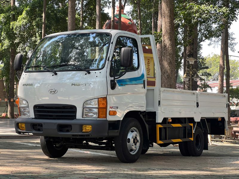 xe-tai-2-5-tan-cho-vat-lieu mua xe 2.5 tấn chở vật liệu xây dựng